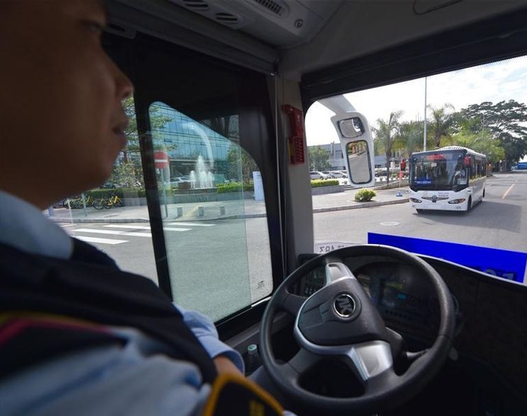 حافلات ذاتية القيادة بالصين