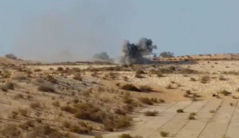 الجيش المصري يستهدف بؤرا إرهابية بشمال ووسط سيناء