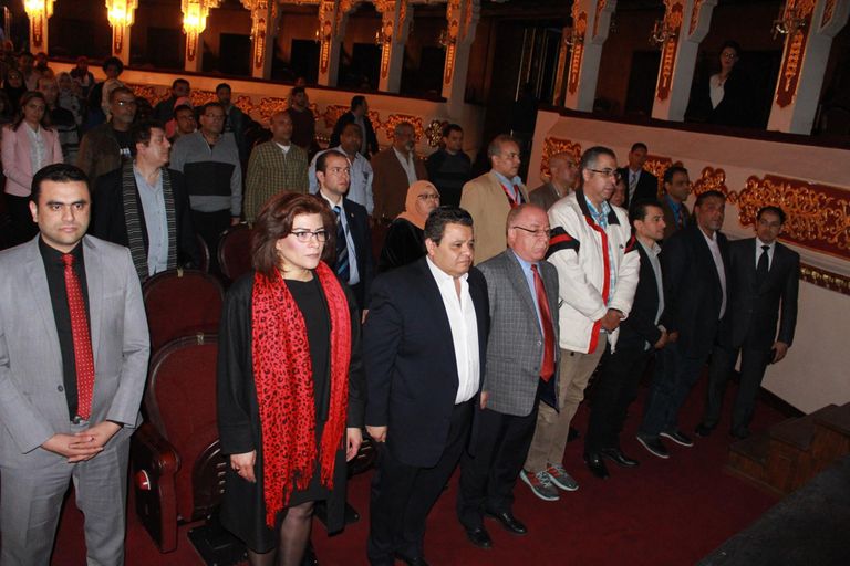 من مسرحية