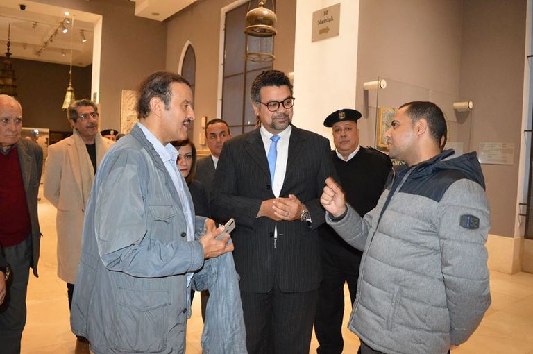 د. سلطان بن سلمان خلال جولته بالمتحف