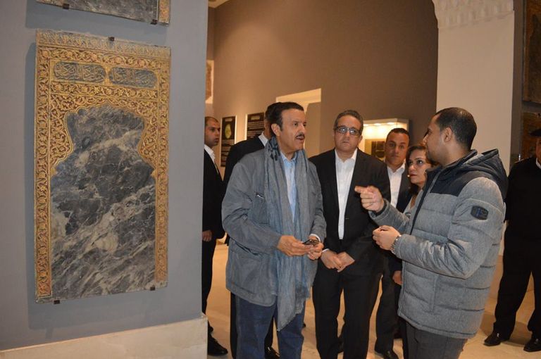 د. سلطان بن سلمان خلال جولته بالمتحف