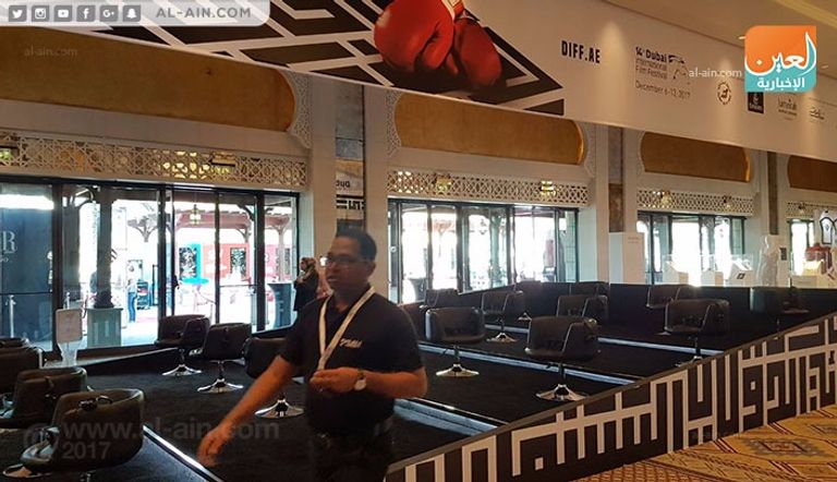 استعدادات افتتاح الدورة 14 من مهرجان دبي السينمائي