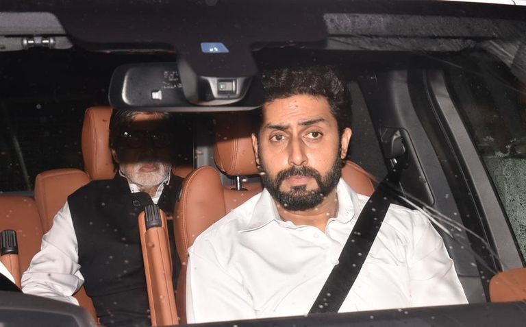 أميتاب يتقدم نجوم بوليوود في عزاء شاشي