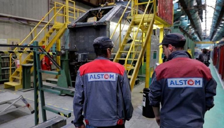  موظفون في مصنع ألستوم - رويترز