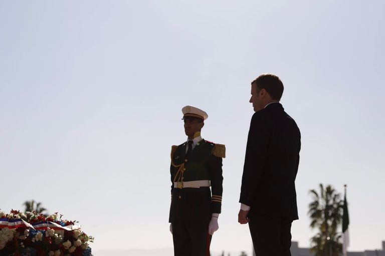 ماكرون خلال زيارة "الصفحة الجديدة" بالجزائر