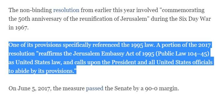 دونالد ترامب يوقع القرار  (رويترز)