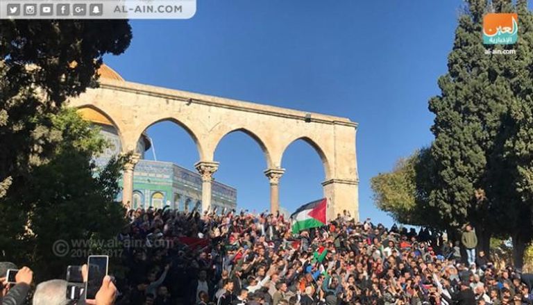 الفلسطينيون يحتشدون ضد قرار ترامب 