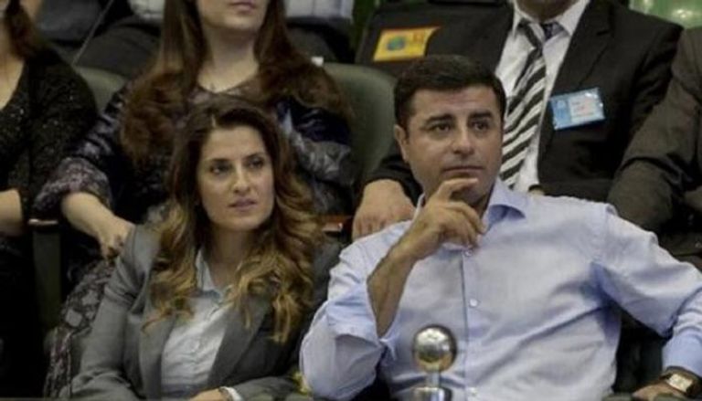 صلاح الدين دمرتاش وزوجته