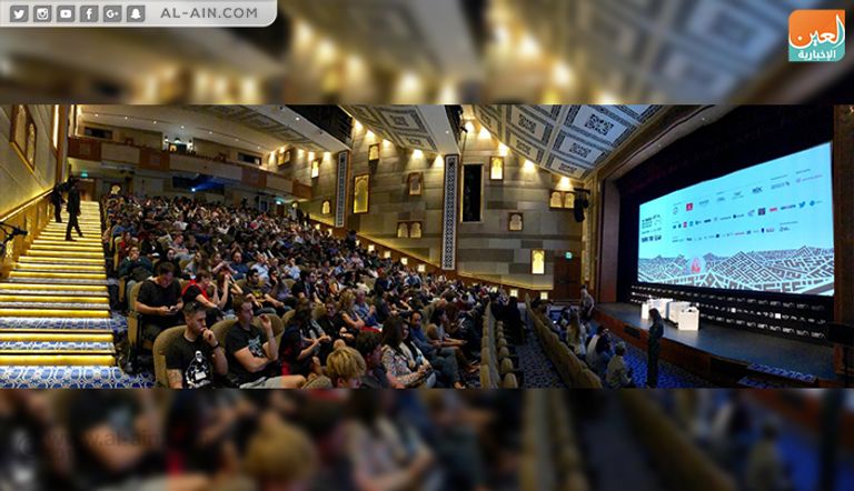 الجمهور بانتظار بدء ندوة باتريك استيوارت الفنان البريطاني باتريك ستيوارت