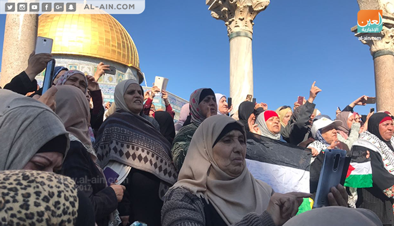 المقدسيون يتظاهرون ضد القرار الامريكي نصرة الأقصى تأتي في الذكرى الـ30 للانتفاضة الأولى