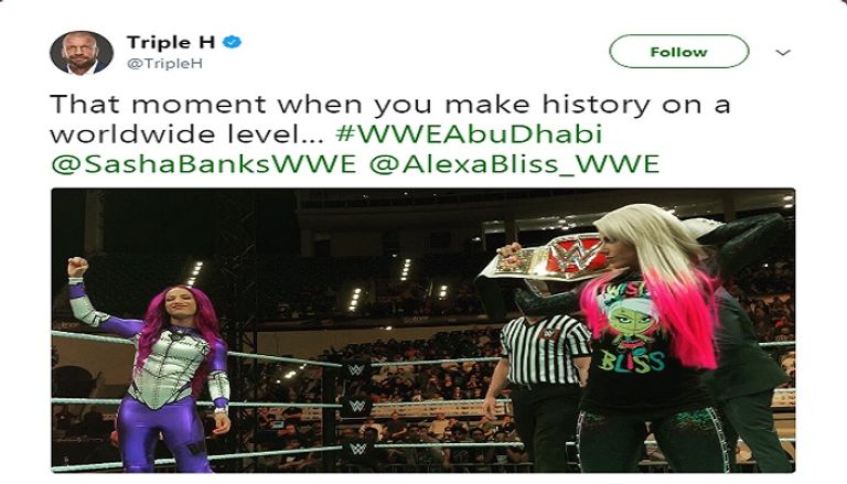 أليكسا بليس وساشا بانكس على الحلبة