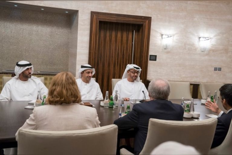 جانب من لقاء الشيخ محمد بن زايد آل نهيان مع الوفد الأمريكي