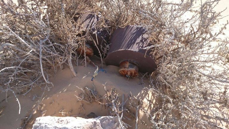 الجيش المصري يعلن تصفية تكفيري و ضبط 2 آخرين الجيش المصري يعلن تصفية تكفيري وضبط 2 آخرين