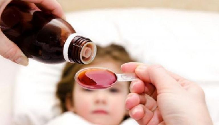 كيف تتحايلين على رفض أطفالك تناول الدواء؟