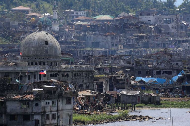 الدمار يسيطر على مدينة ماراوي أحد مساجد ماراوي بعد المعركة بين مقاتلي "داعش" والقوات الفلبينية