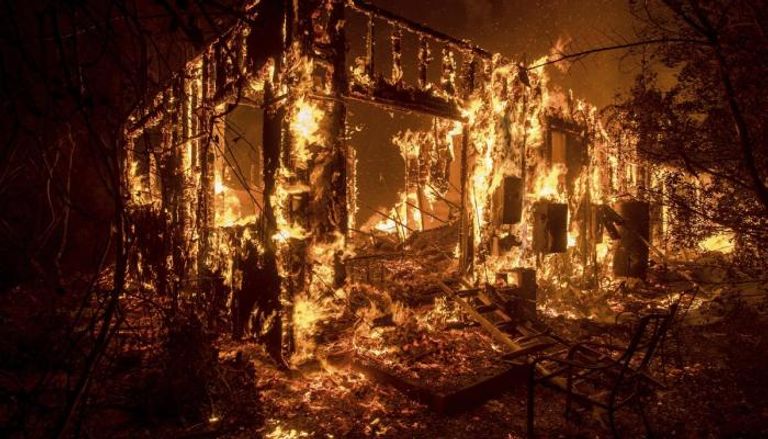 754 مبنى دمرت بالكامل بألسنة حرائق غابات كاليفورنيا