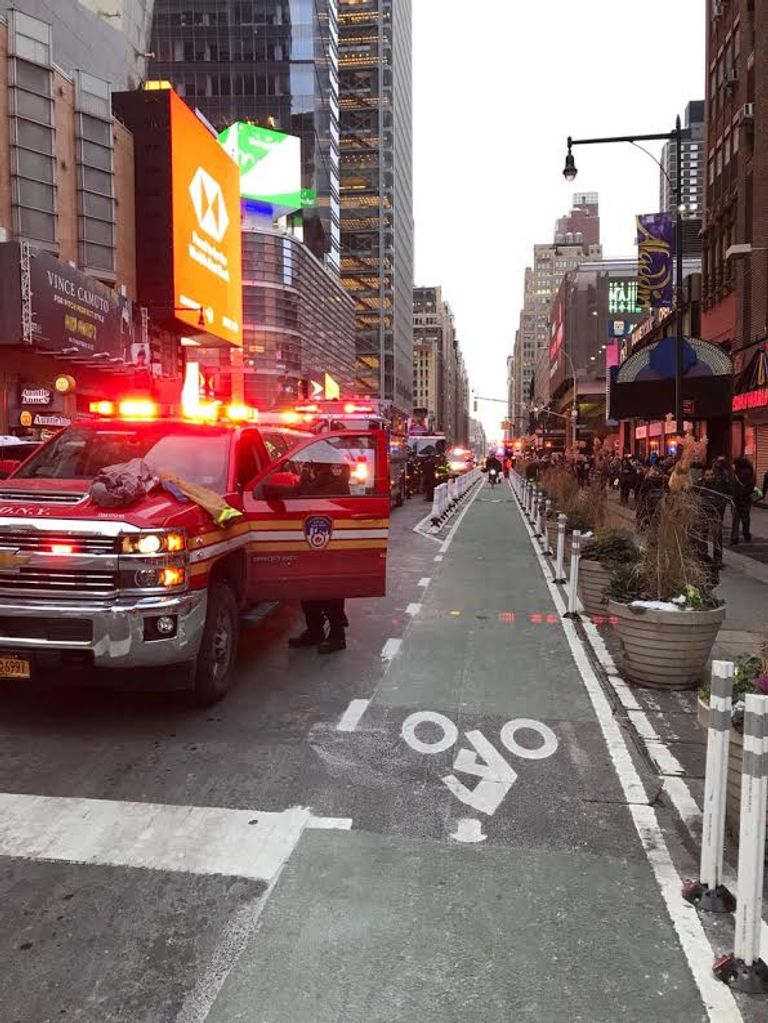 شرطة نيويورك تتعامل مع انفجار بمحطة مترو