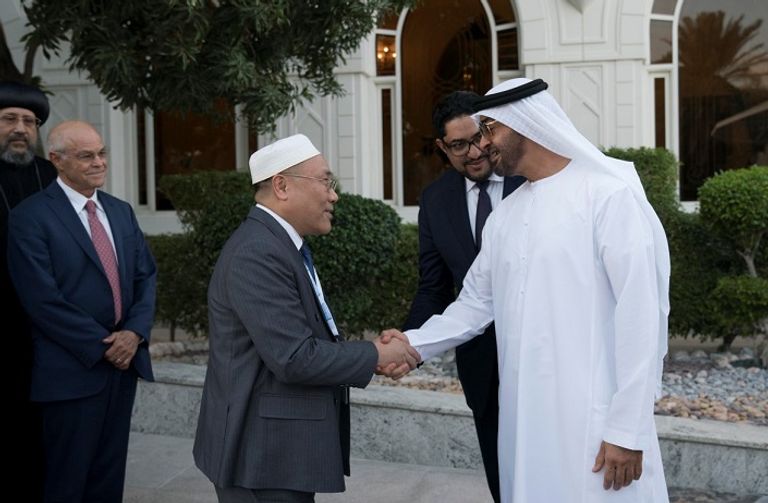 الشيخ محمد بن زايد آل نهيان يستقبل العلامة عبد الله بن بيه 