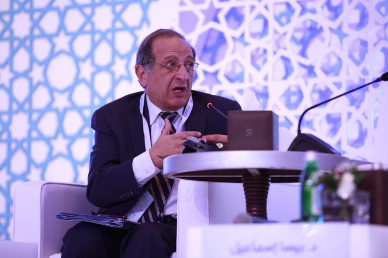 د.جيمس زغبي من مركز زغبي للأبحاث والدراسات بأمريكا المتحدثون في الجلسة يستعرضون تجاربهم