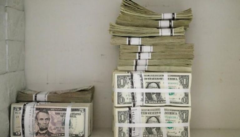 الدولار يرتفع أمام الجنيه المصري