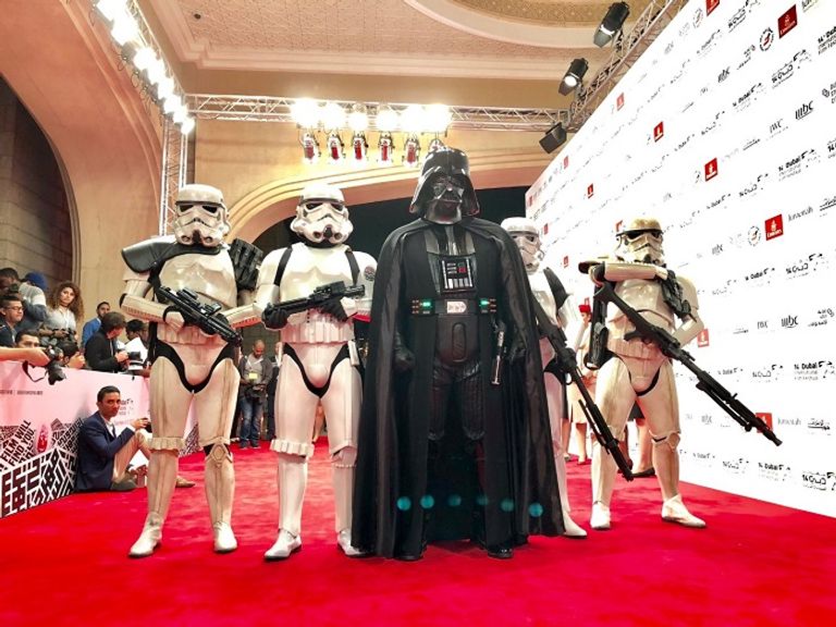 شخصيات "ستورم تروبر" على السجادة الحمراء في ختام  دبي السينمائي   شخصيات "ستورم تروبر" على السجادة الحمراء في ختام دبي السينمائي