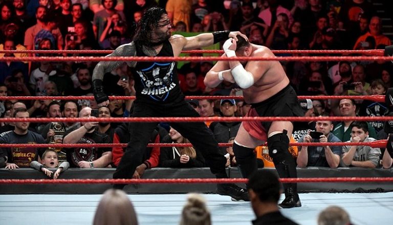 ساموا جو وسيزارو وشيموس بعد تدمير فريق "ذا شيلد"