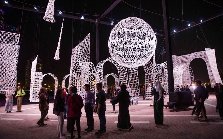 التصميمات مستوحاة من الثقافة الإسلامية الشيخ سلطان بن أحمد القاسمي خلال الافتتاح