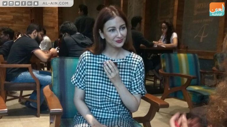 الفنانة الهندية سوميا تاندون تحاور بوابة العين 