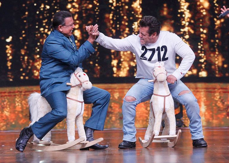 لقطات طريفة بين سلمان خان ومقدم البرنامج