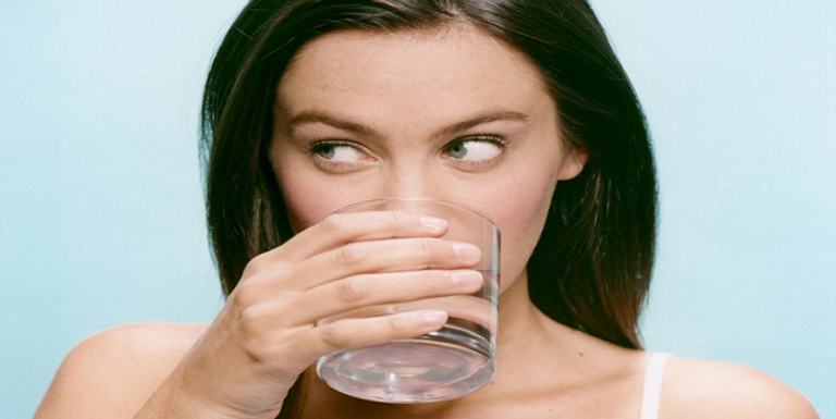 شرب الماء على الريق يقوي الذاكرة فوائد الماء على الريق