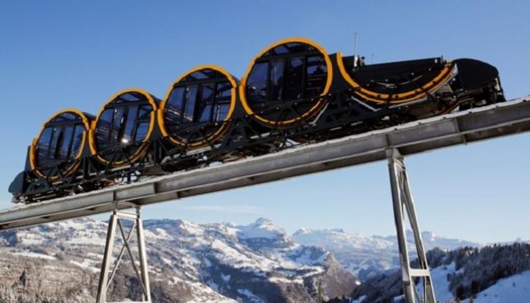 سويسرا تدشن أعلى قطار معلق في العالم