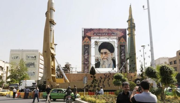 صواريخ إيرانية في احتفال وسط العاصمة طهران