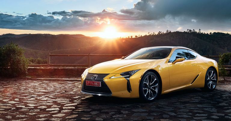 نموذج معدل من سيارة "LC500" الرياضية