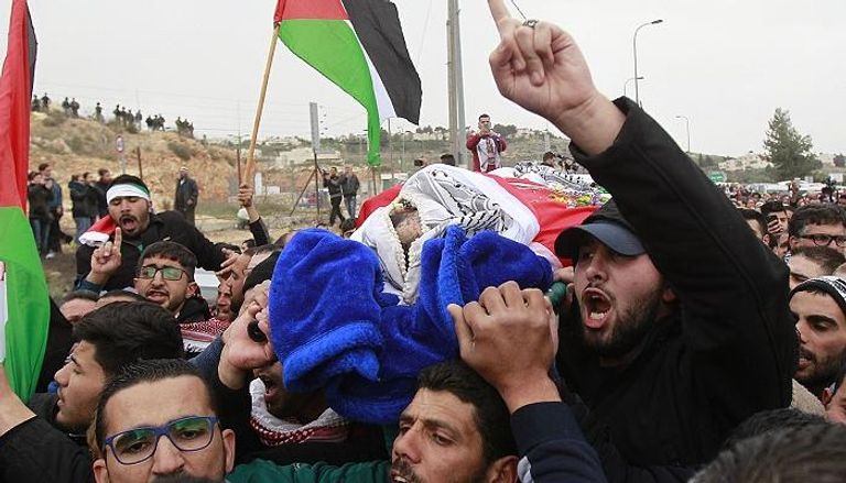 جنازات فلسطينية لتصعيد الاحتجاجات بالأراضي المحتلة