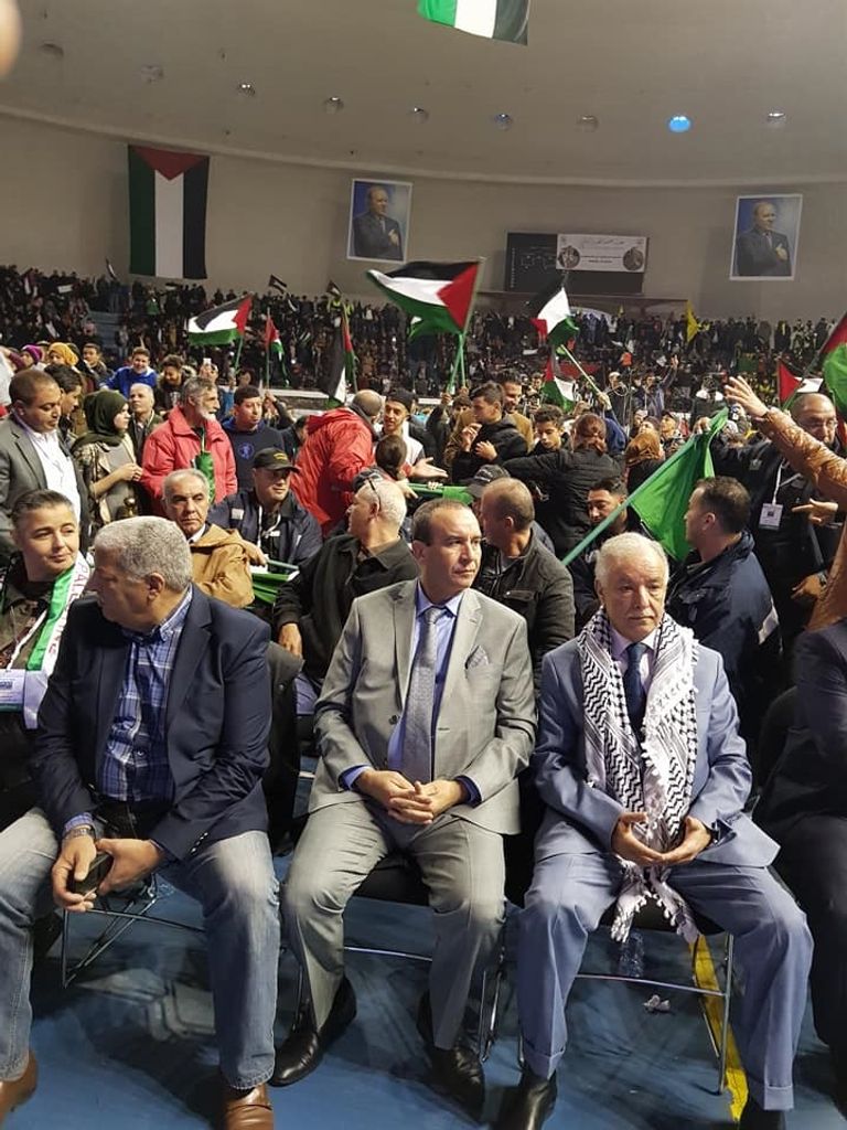 القاعة البيضاوية في الجزائر احتشدت بالجماهير لنصرة القدس