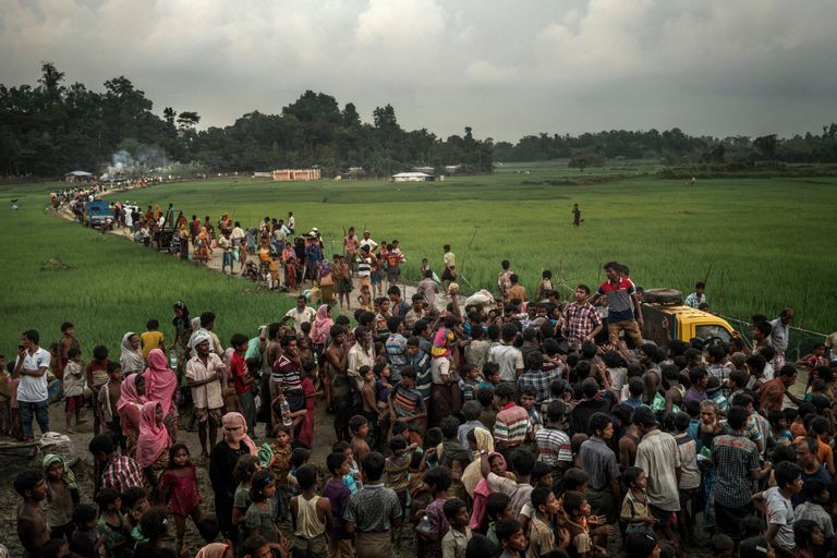 لاجئو ميانمار بأحد مخيمات بنجلاديش أزمة الروهينجا