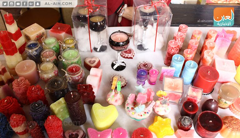 جانب من الأعمال اليدوية المعروضة بالمهرجان