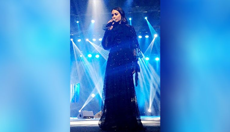 أناقة هبة طوجي بتوقيع إيلي صعب 