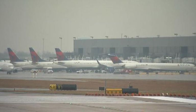 الطائرات متوقفة بمطار أتلانتا - رويترز