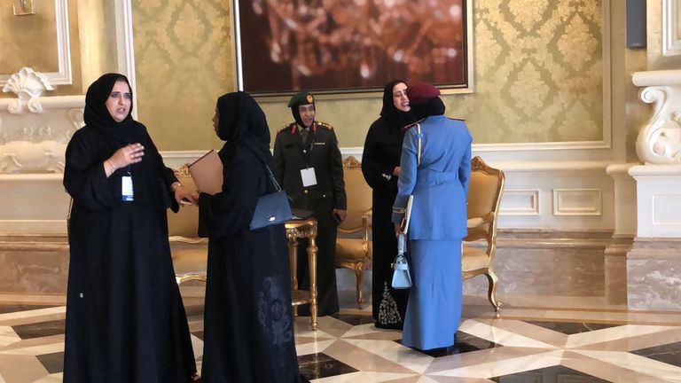 القمة تبحث أدوار المرأة في جميع المجالات الشيخ نهيان بن مبارك آل نهيان خلال افتتاح القمة