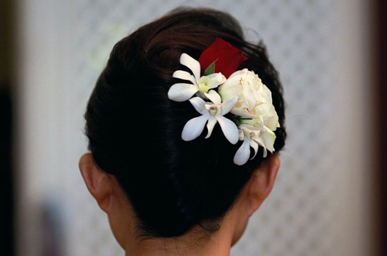 تسريحة شعر مبتكرة في حفل الزفاف تنشيط السياحة في سريلانكا بحفل زفاف جماعي للصينيين