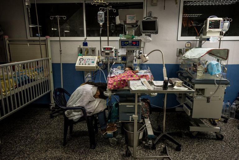 جثمان أحد أطفال فنزويلا قتله الجوع