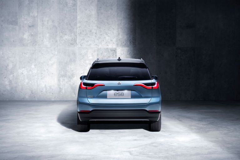 ES8 الكهربائية تتحدى تسيلا بسعرها 