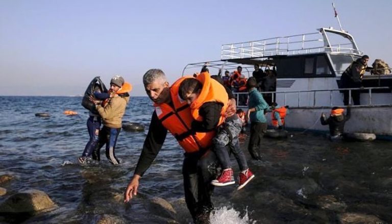 لاجئون سوريون لدى وصولهم إلى سواحل اليونان - أرشيفية 