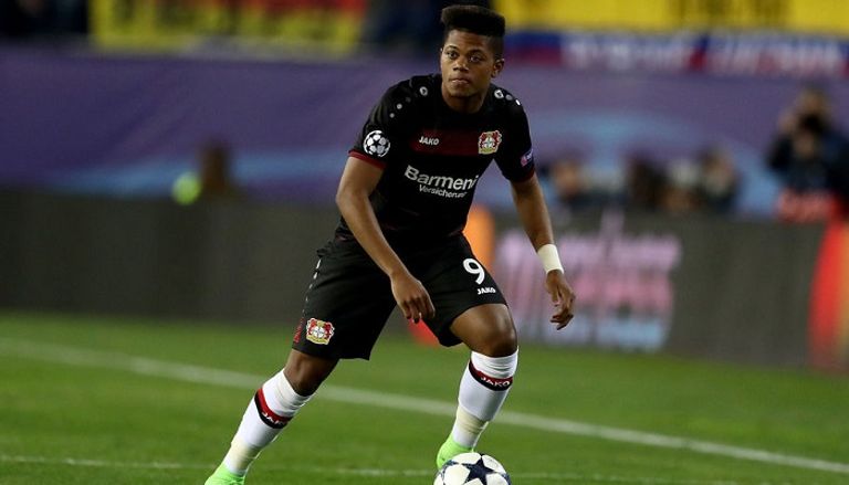 ليون بايلي رودي فولر المدير الرياضي لباير ليفركوزن