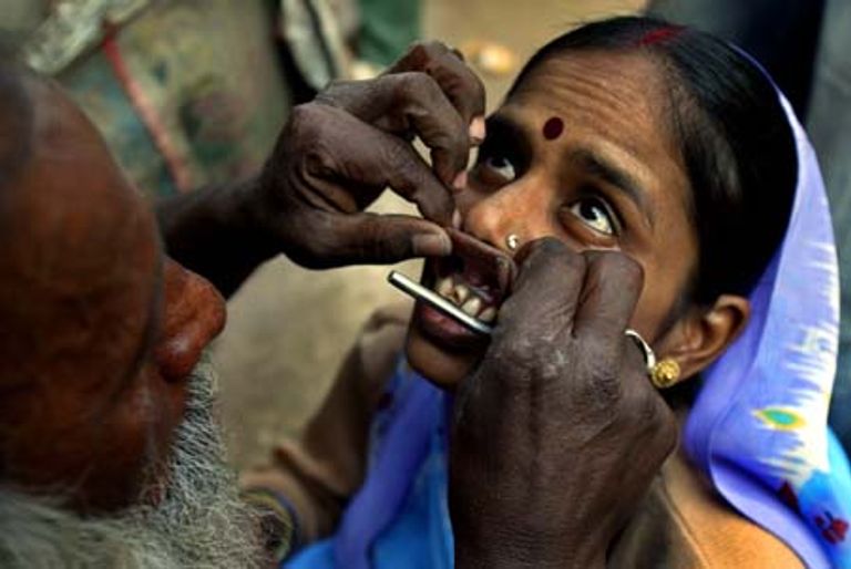 طب الأسنان على الطريقة الهندية 