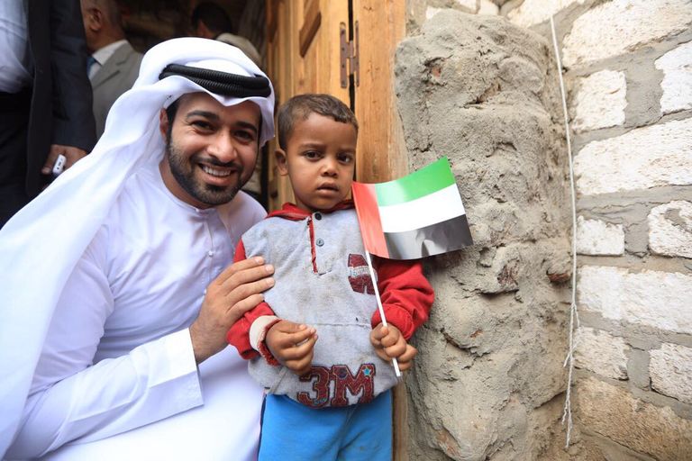 الإعلامية ديالا علي مع فتيات النسيج