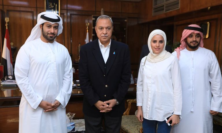 الإعلامية ديالا علي مع فتيات النسيج