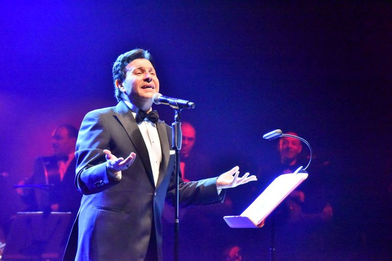 أمير الغناء العربي يطرب جمهوره