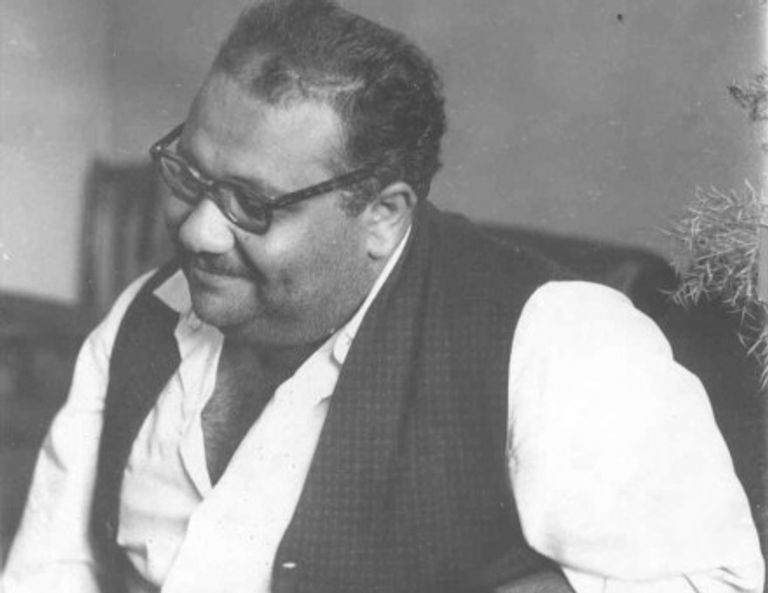 صلاح جاهين لم ينس حلم الرسم الشاعر المصري الراحل صلاح جاهين